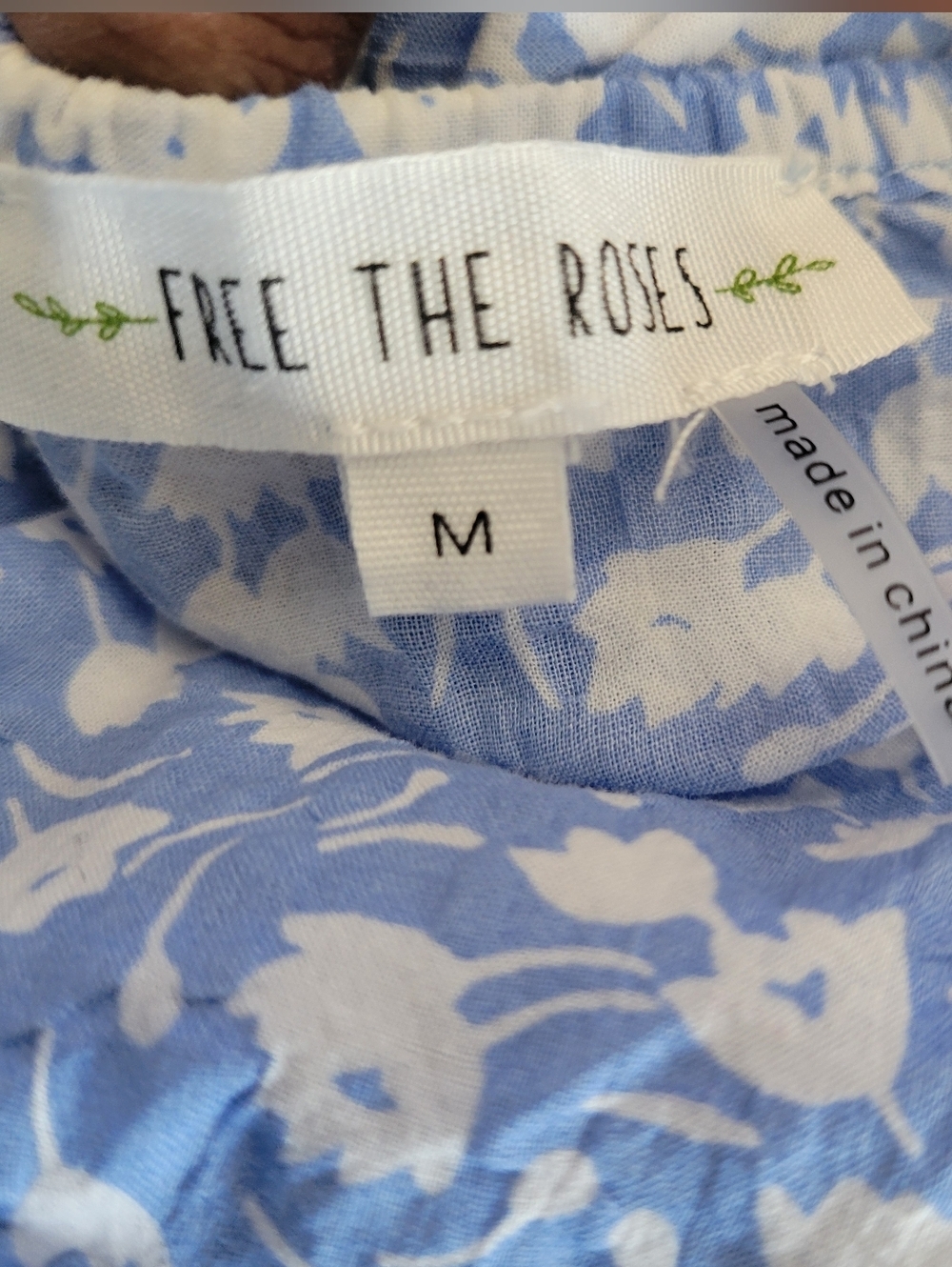 FREE THE ROSES Blue Floral Puff-Sleeve Sweetheart Blouse Size M Open Back - Picture 4 of 12